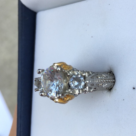 WOMENS RING - Picture 4 of 5